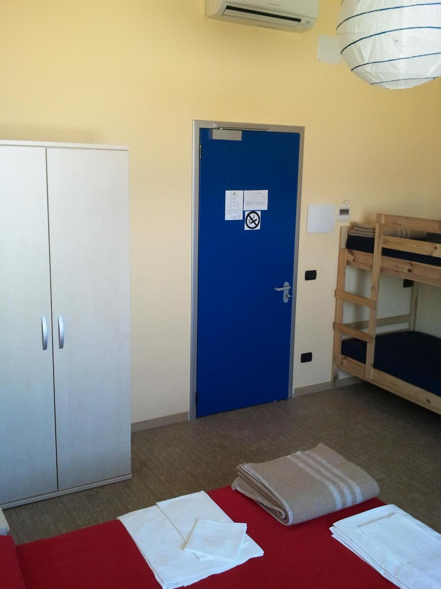 Hostel Сан Марино Екстериор снимка